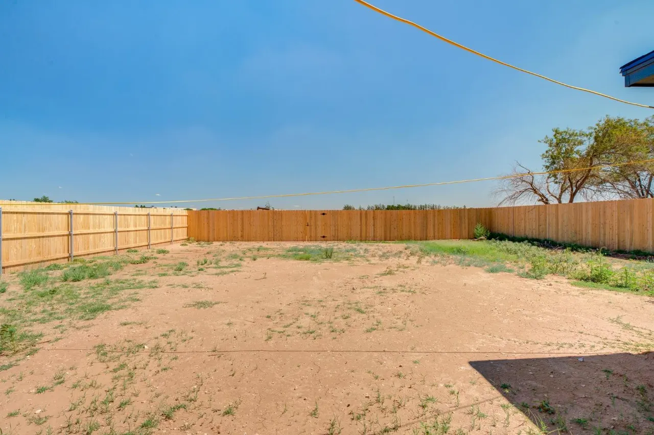 Photo 28 — 930 E Municipal Drive, Lubbock, TX 79403