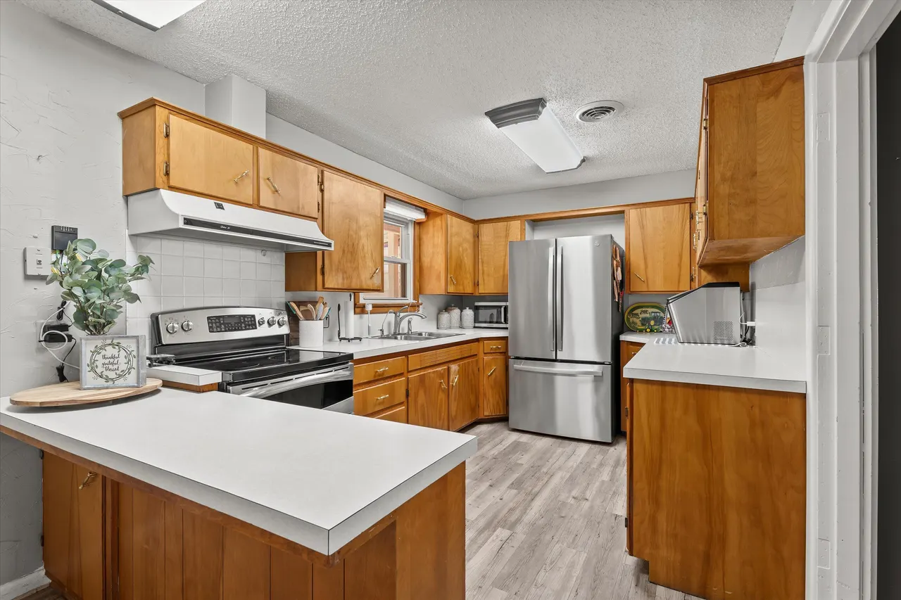 Photo 5 — 804 2nd Street, Plains, TX 79355