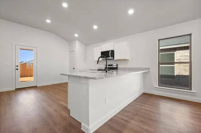 Photo 8 — 1305 N Chicago Avenue, Lubbock, TX 79416