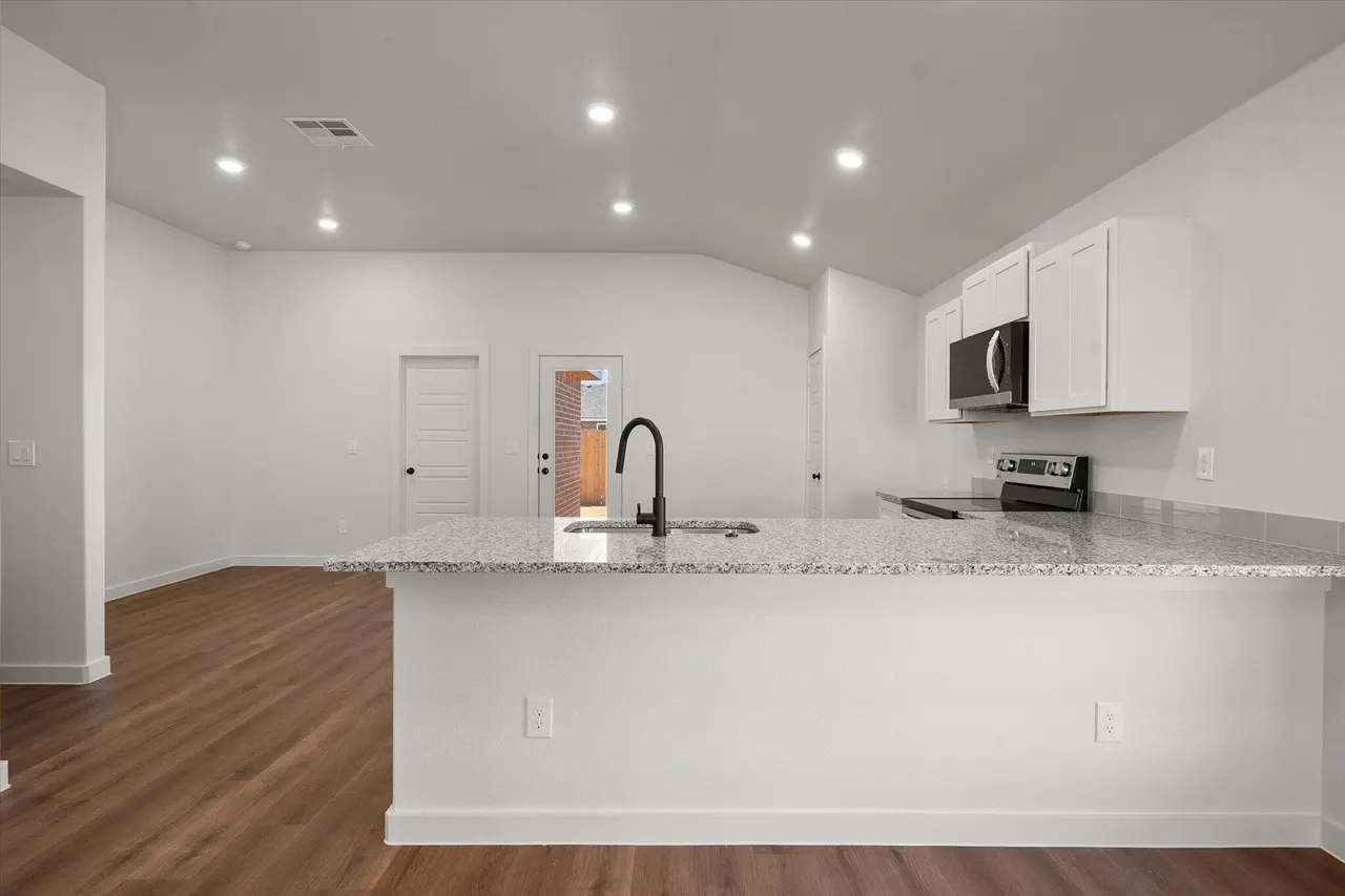 Photo 7 — 1305 N Chicago Avenue, Lubbock, TX 79416