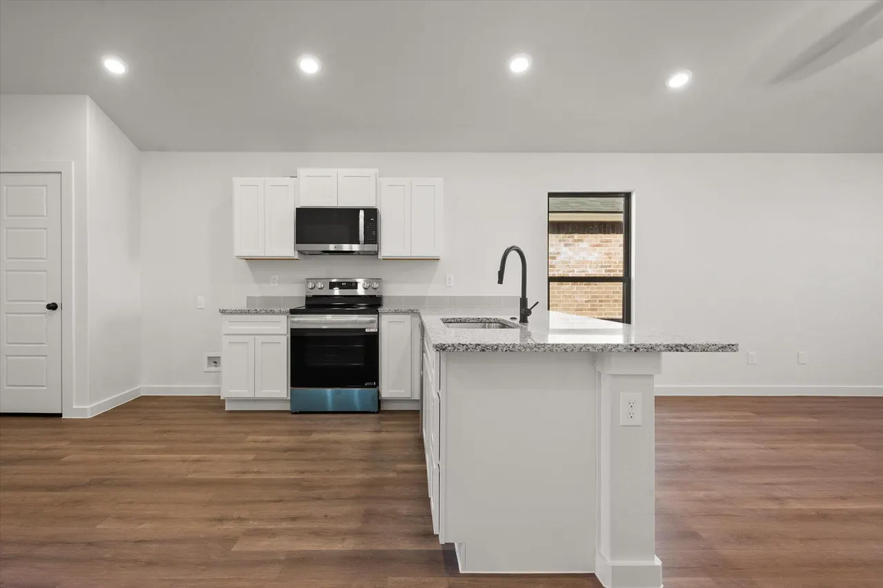Photo 9 — 1305 N Chicago Avenue, Lubbock, TX 79416