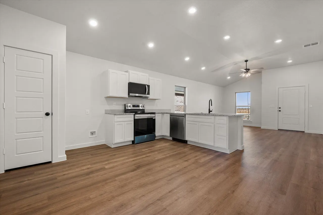 Photo 11 — 1305 N Chicago Avenue, Lubbock, TX 79416