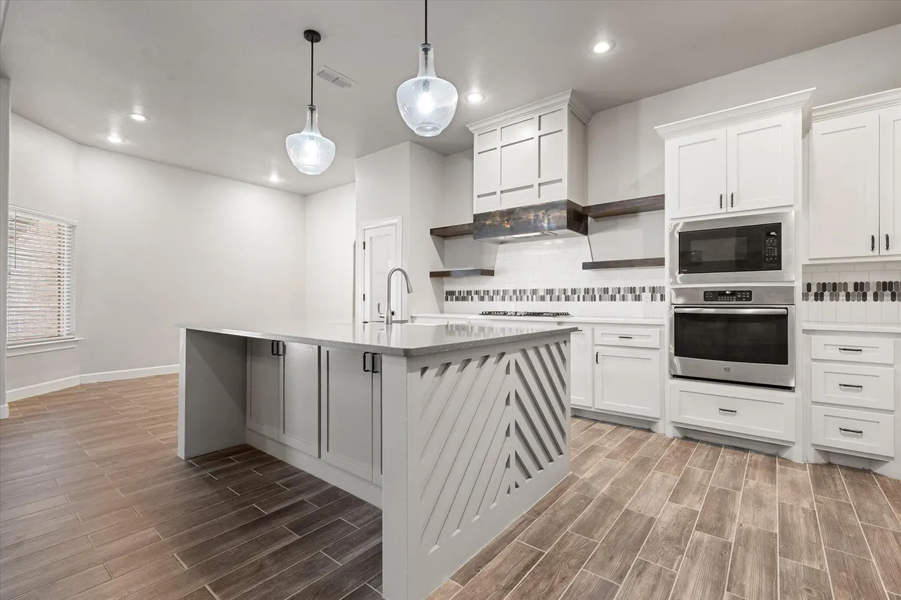 Photo 11 — 717 N 7th Street, Wolfforth, TX 79382