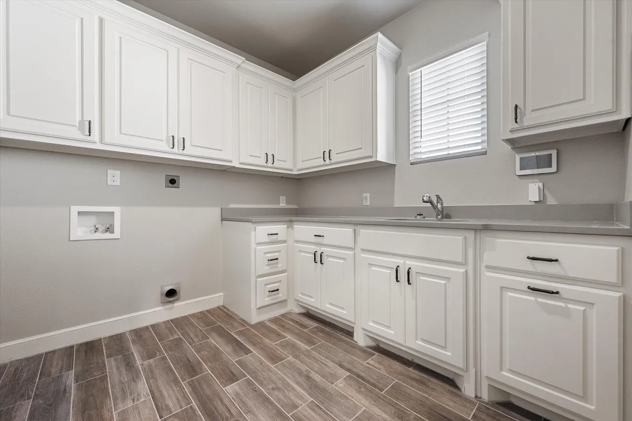 Photo 15 — 717 N 7th Street, Wolfforth, TX 79382