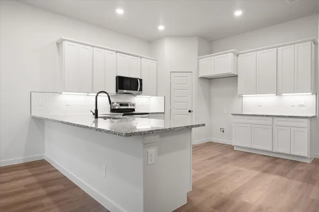 Photo 8 — 2401 Aberdeen Avenue, Wolfforth, TX 79382