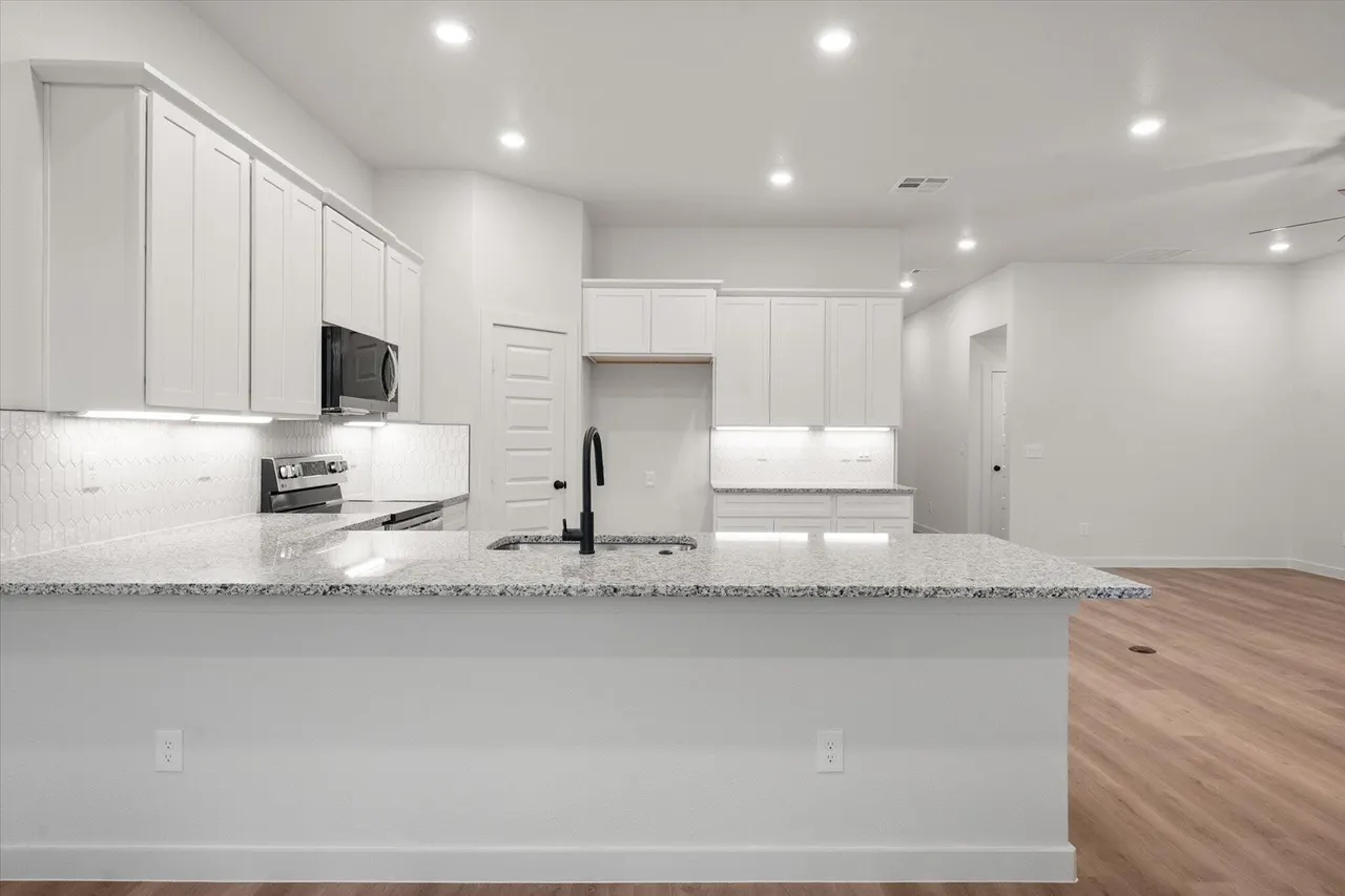 Photo 9 — 2401 Aberdeen Avenue, Wolfforth, TX 79382