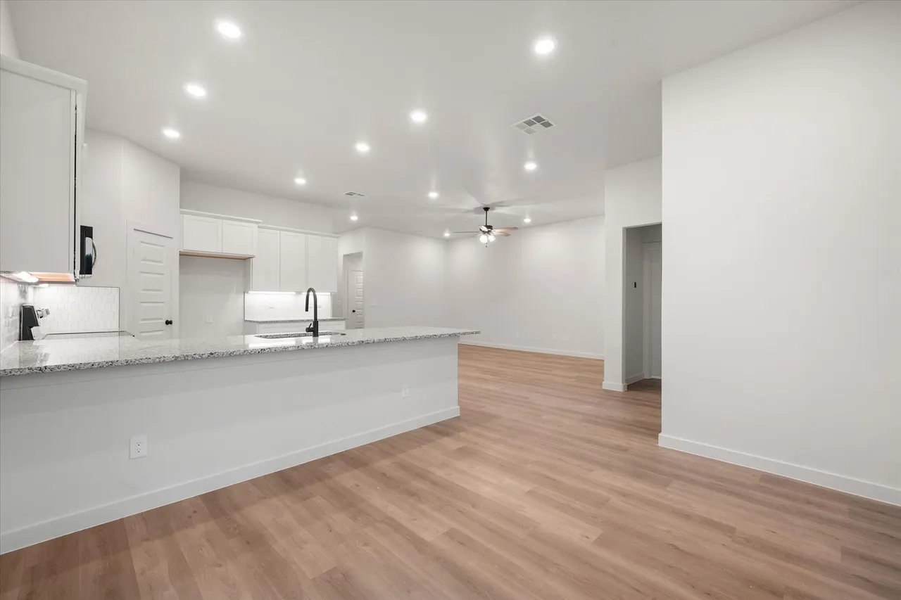 Photo 10 — 2401 Aberdeen Avenue, Wolfforth, TX 79382