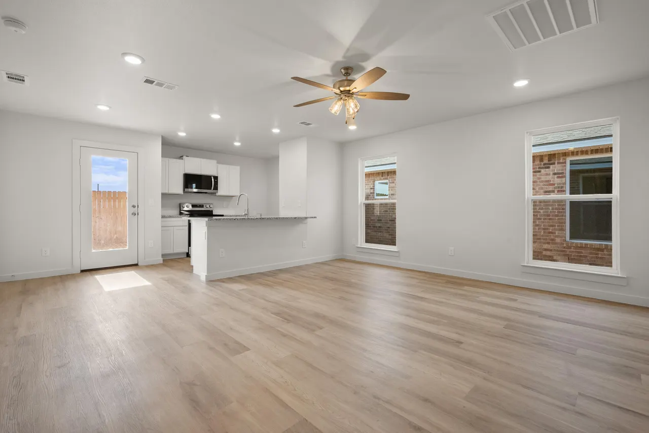 Photo 10 — 8311 24th Street, Lubbock, TX 79407