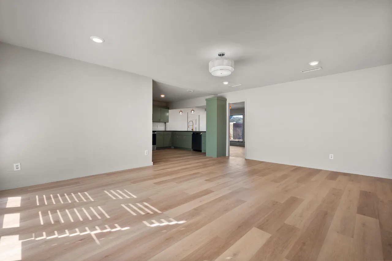 Photo 5 — 2504 53rd Street, Lubbock, TX 79413