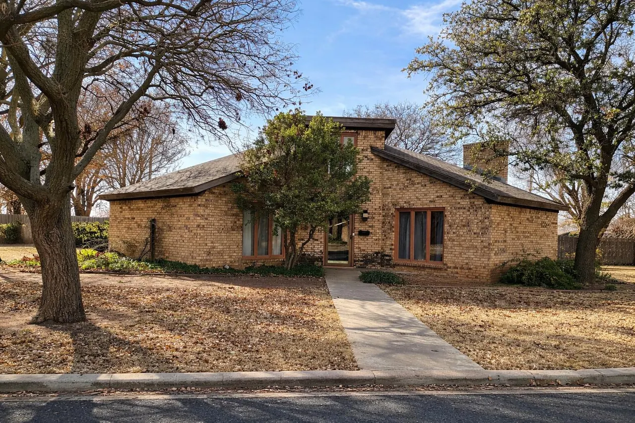 Front exterior — 1423 Cherry Blossom Drive, Littlefield, TX 79339