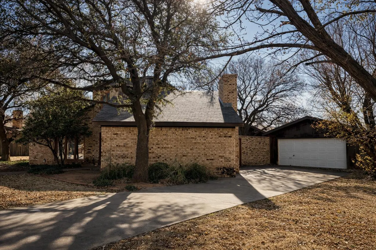 Photo 2 — 1423 Cherry Blossom Drive, Littlefield, TX 79339