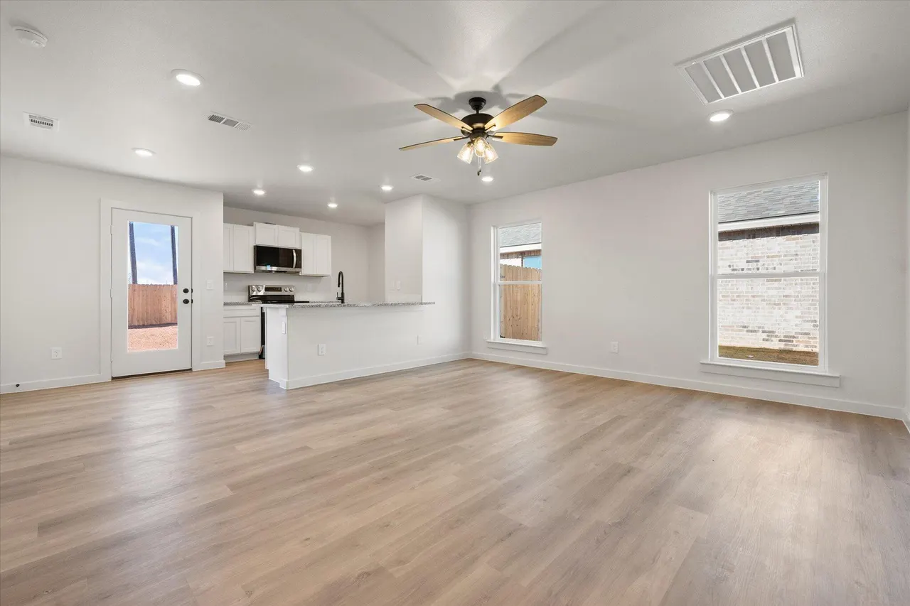 Photo 3 — 6308 Volney Avenue, Lubbock, TX 79407