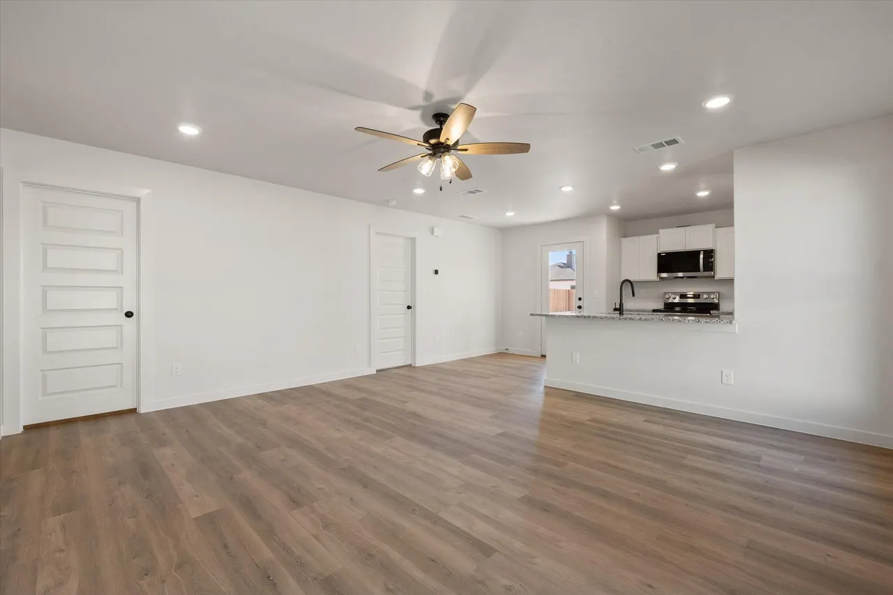 Photo 4 — 6308 Volney Avenue, Lubbock, TX 79407