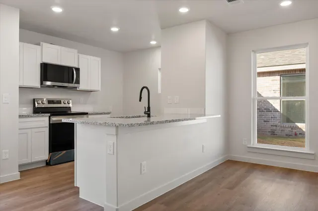 Photo 7 — 6308 Volney Avenue, Lubbock, TX 79407