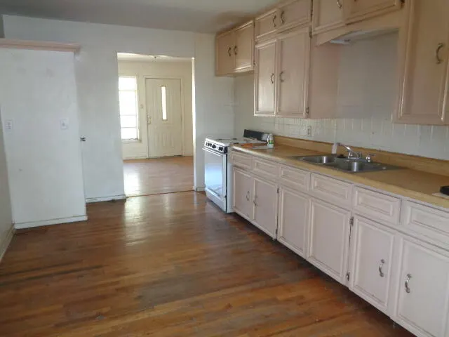 Photo 3 — 4919 38th Street, Lubbock, TX 79414