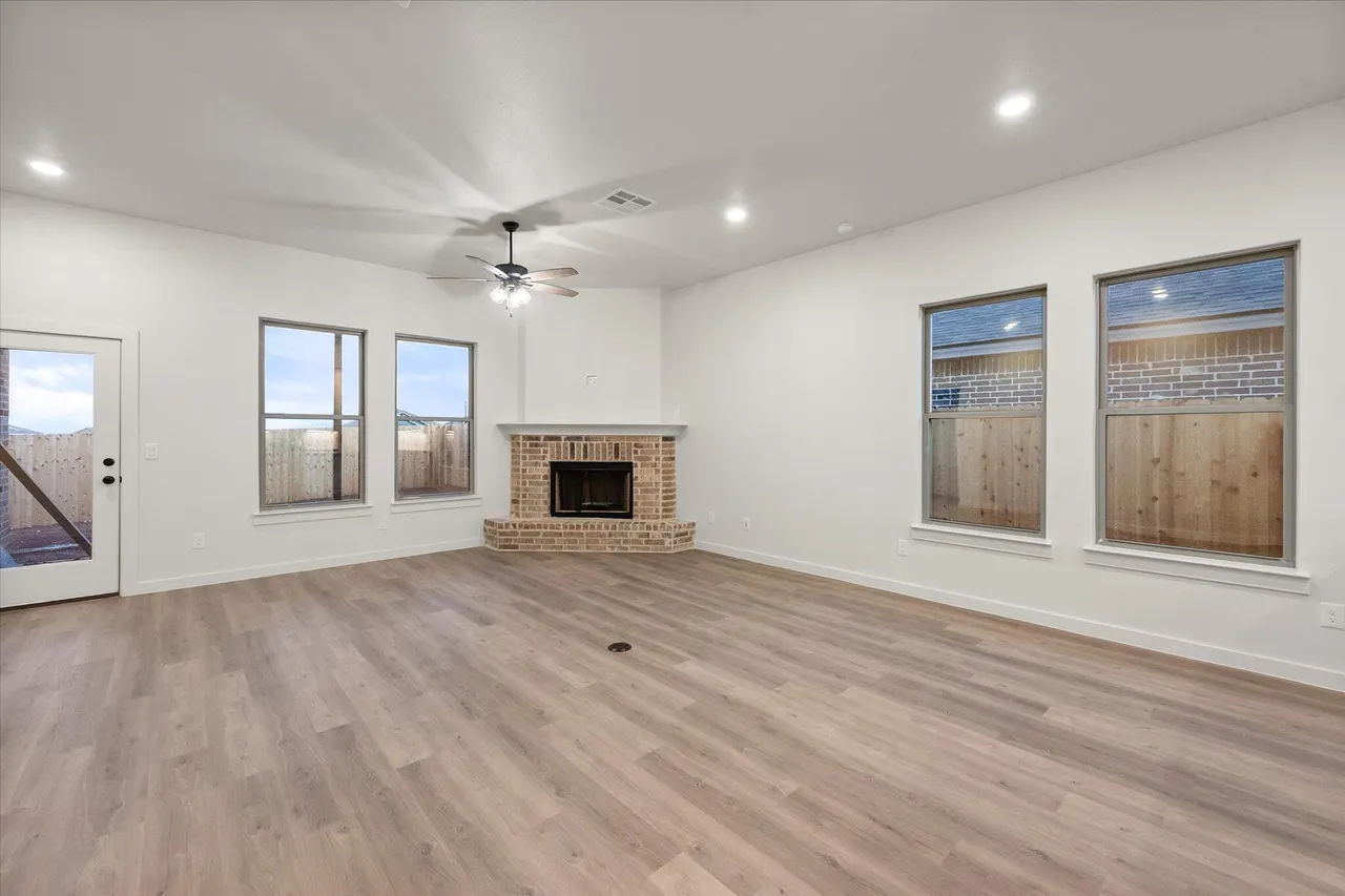 Photo 7 — 2402 Aberdeen Avenue, Wolfforth, TX 79382