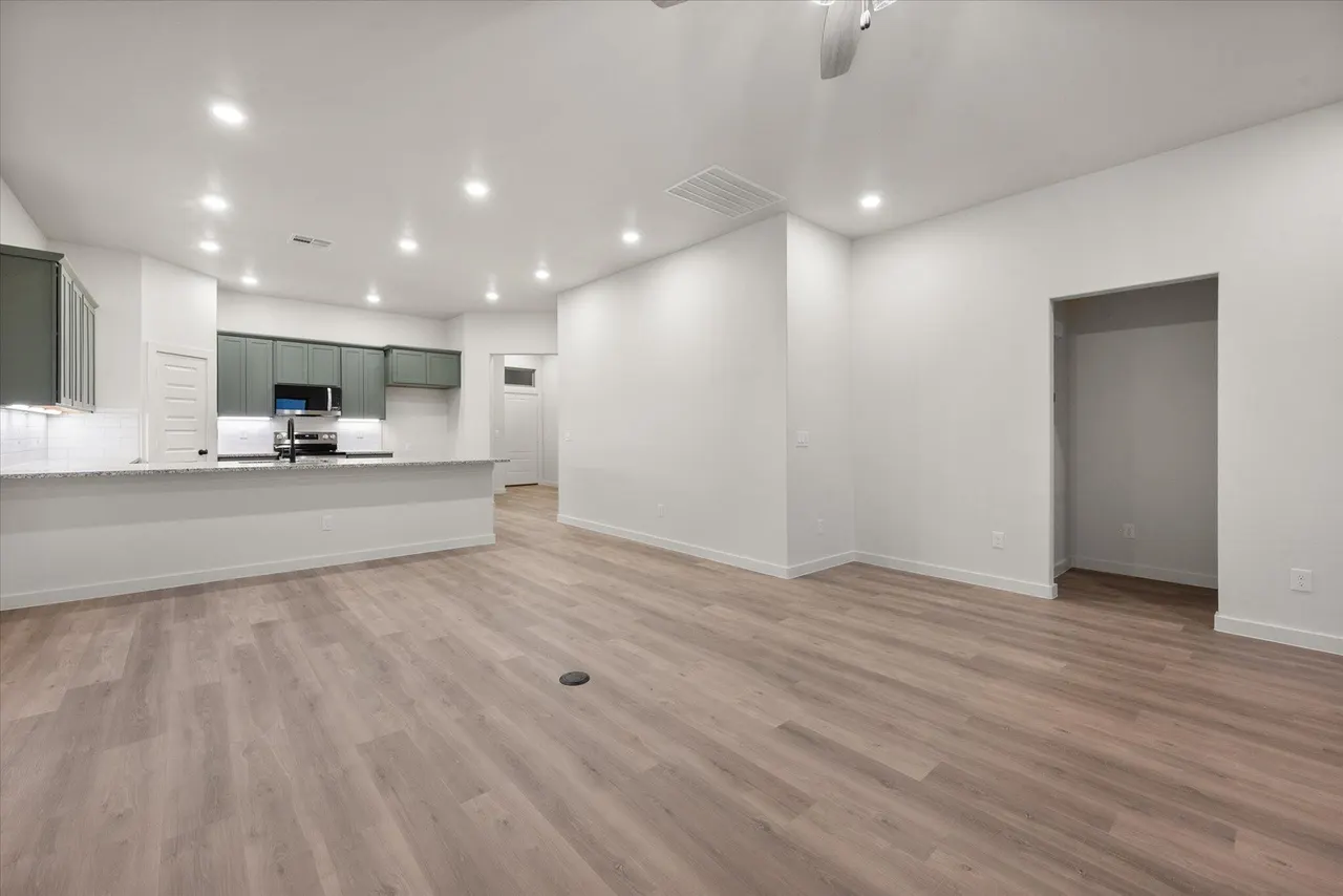 Photo 8 — 2402 Aberdeen Avenue, Wolfforth, TX 79382