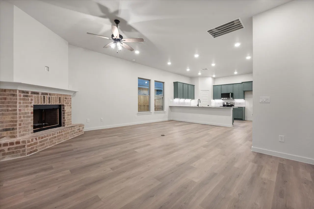 Photo 9 — 2402 Aberdeen Avenue, Wolfforth, TX 79382