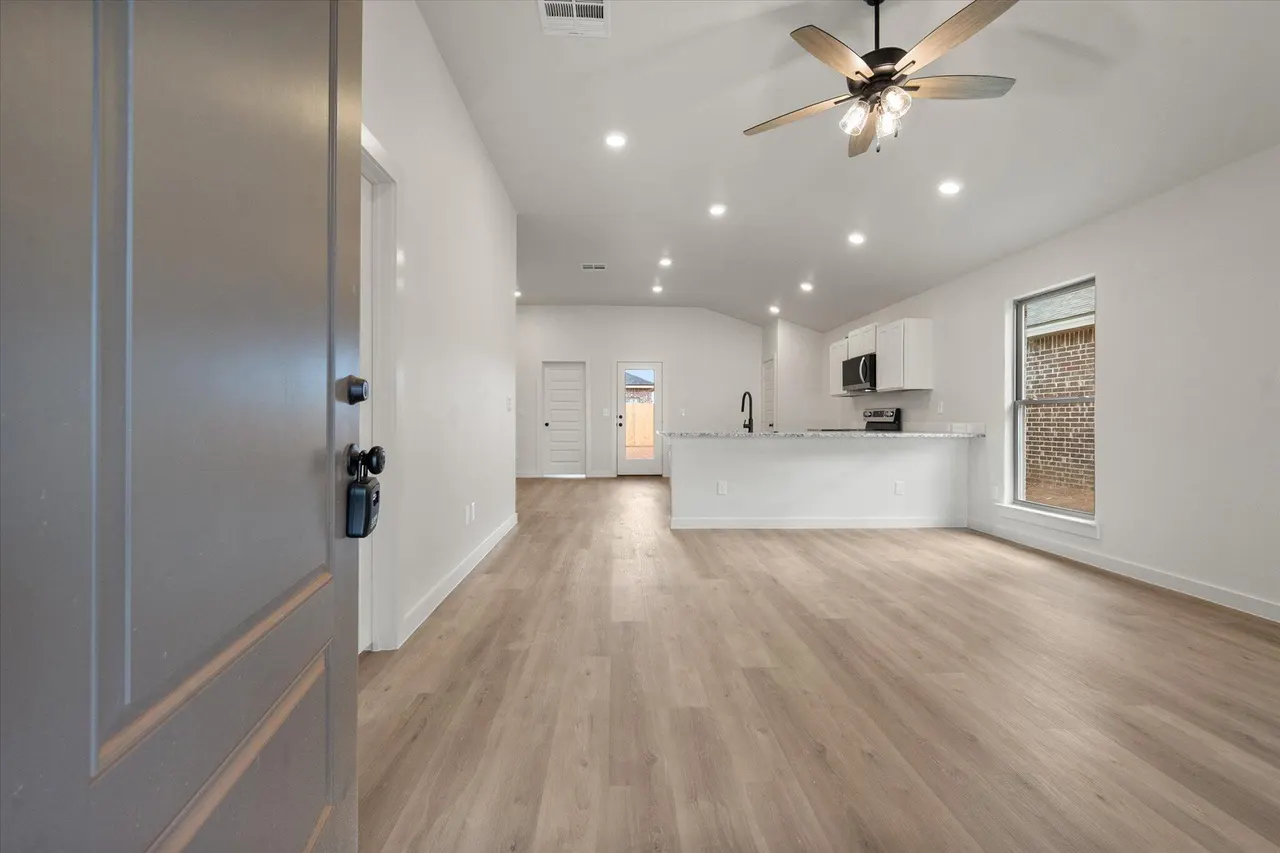 Photo 2 — 2406 Aberdeen Avenue, Wolfforth, TX 79382