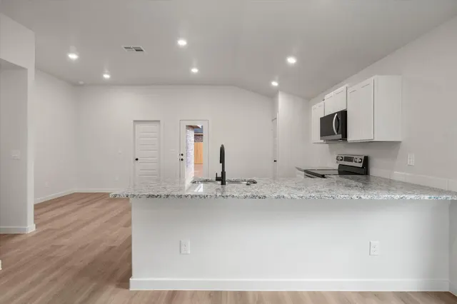 Photo 7 — 2406 Aberdeen Avenue, Wolfforth, TX 79382