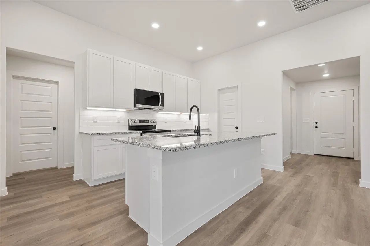 Photo 7 — 2408 Aberdeen Avenue, Wolfforth, TX 79382