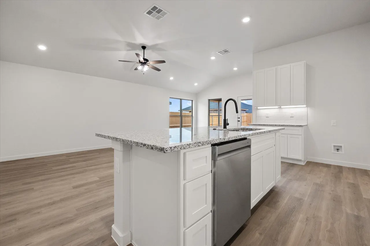 Photo 11 — 2408 Aberdeen Avenue, Wolfforth, TX 79382