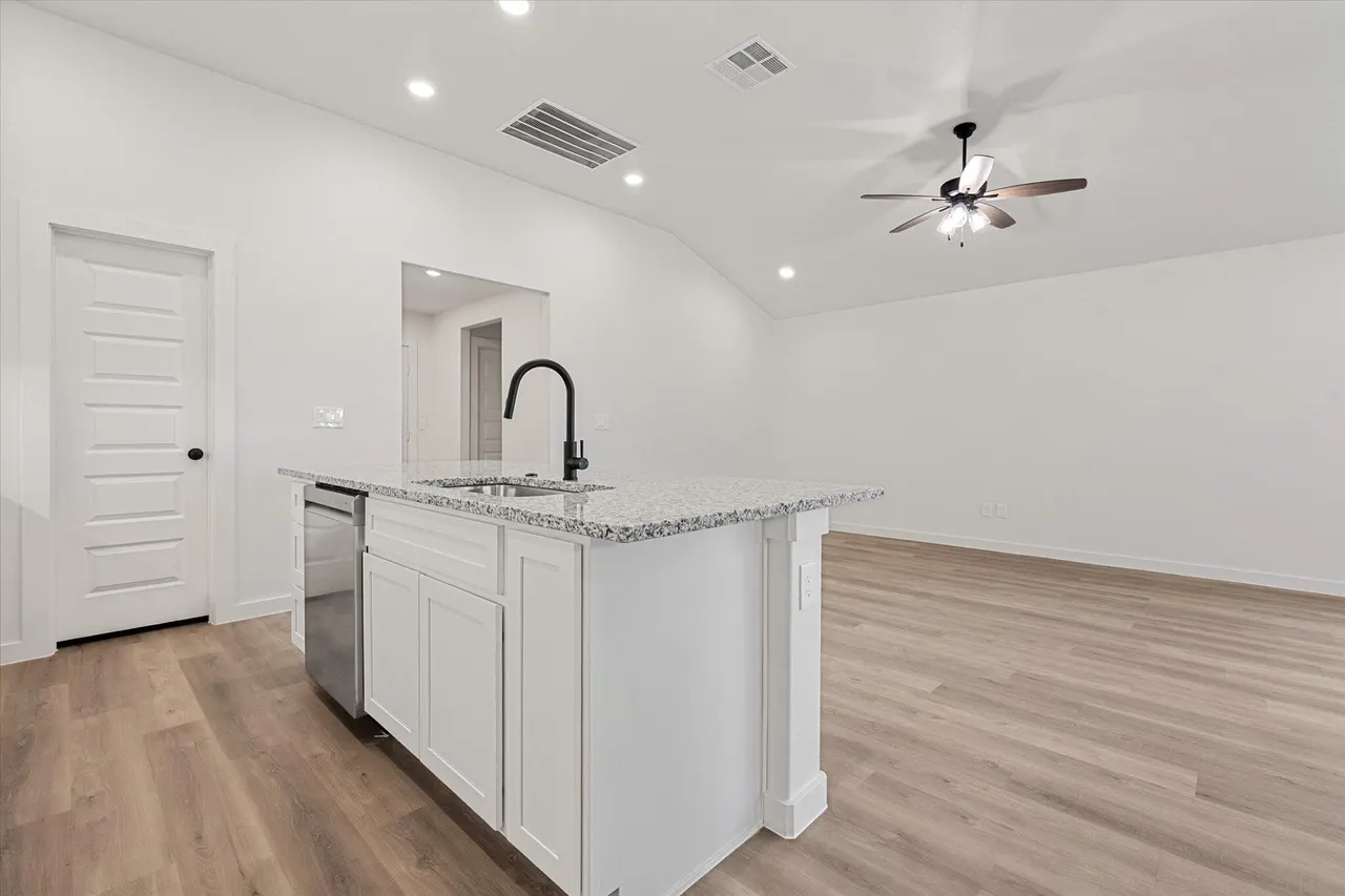 Photo 10 — 2408 Aberdeen Avenue, Wolfforth, TX 79382