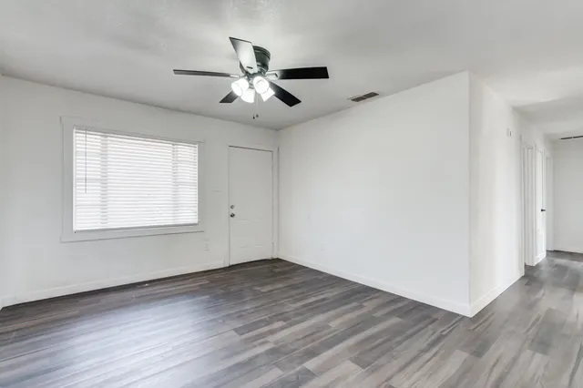Photo 8 — 224 E 37th Street, Lubbock, TX 79404