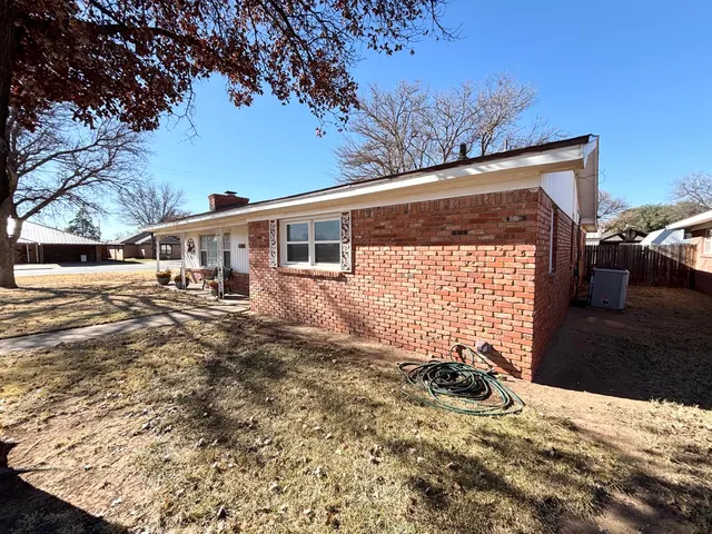 Photo 3 — 1601 Avenue F, Abernathy, TX 79311