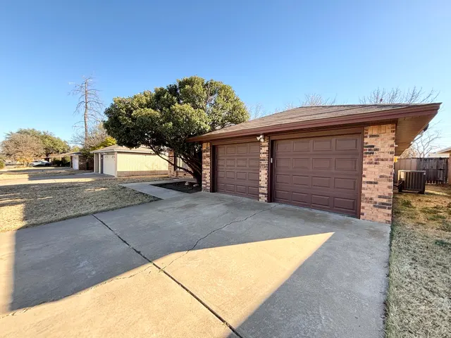 Photo 2 — 4913 62nd Street, Lubbock, TX 79414