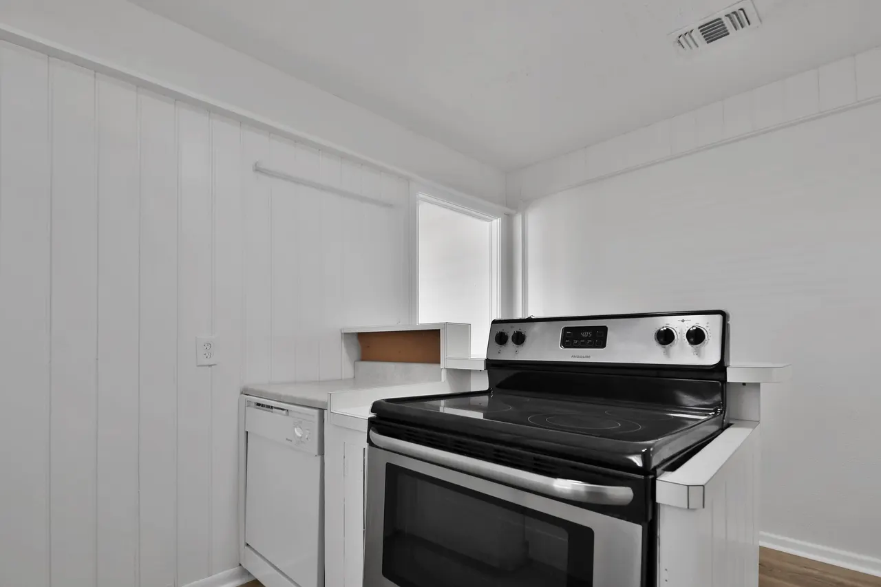 Photo 9 — 4013 32nd Street, Lubbock, TX 79410