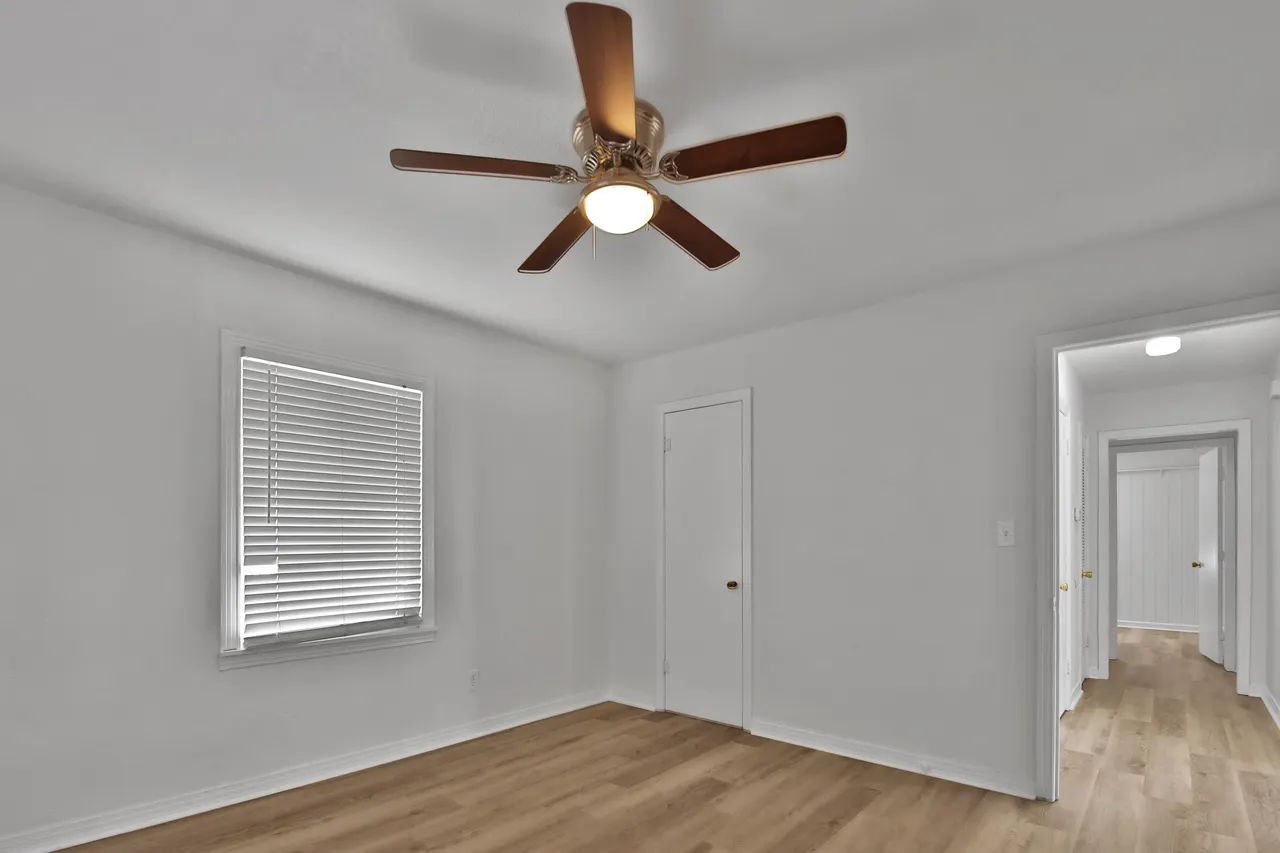 Photo 13 — 4013 32nd Street, Lubbock, TX 79410