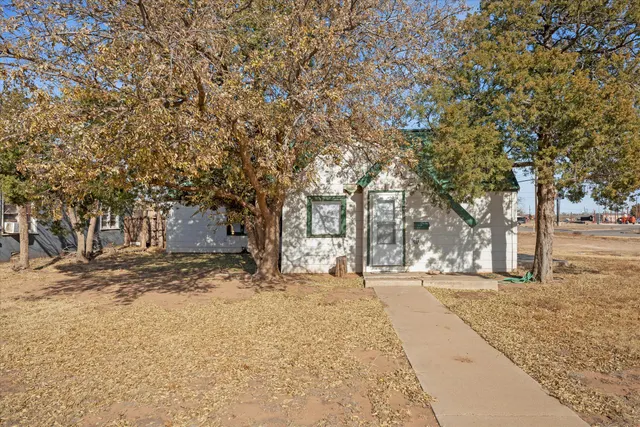 Front exterior — 301 Austin Street, Levelland, TX 79336