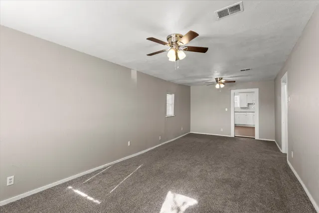 Photo 3 — 301 Austin Street, Levelland, TX 79336