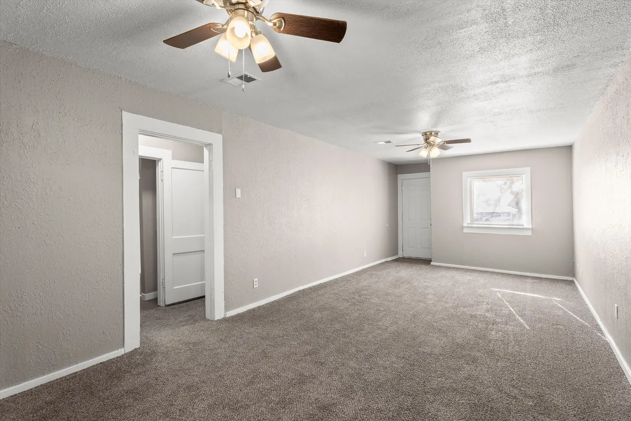 Photo 4 — 301 Austin Street, Levelland, TX 79336