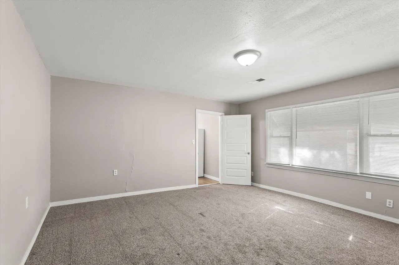 Photo 9 — 301 Austin Street, Levelland, TX 79336