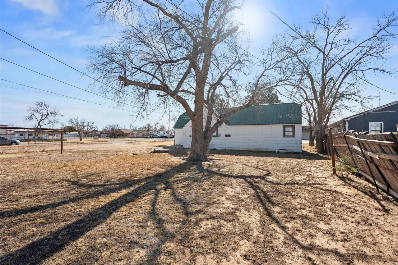 Photo 18 — 301 Austin Street, Levelland, TX 79336