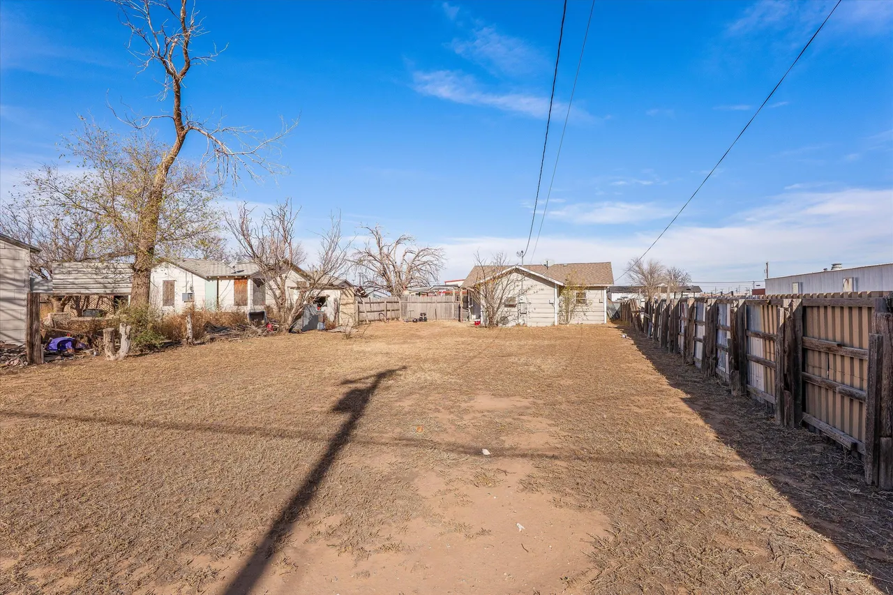 Photo 13 — 204 Austin Street, Levelland, TX 79336