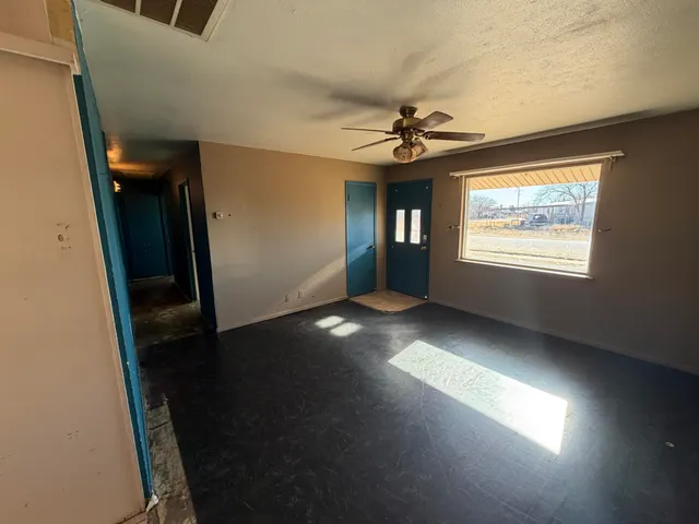 Photo 6 — 1010 W Hockley Street, Slaton, TX 79364