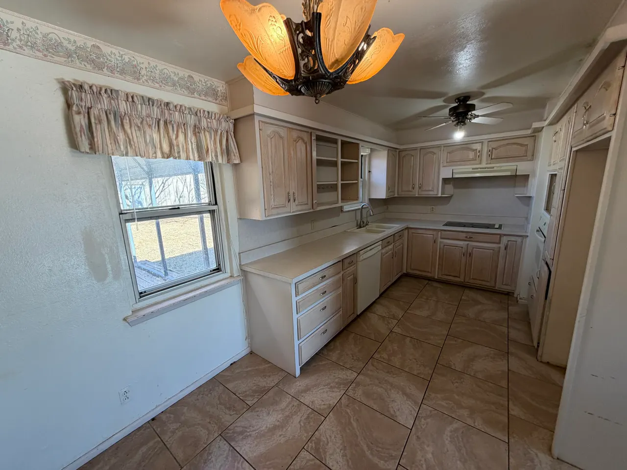 Photo 3 — 1010 W Hockley Street, Slaton, TX 79364