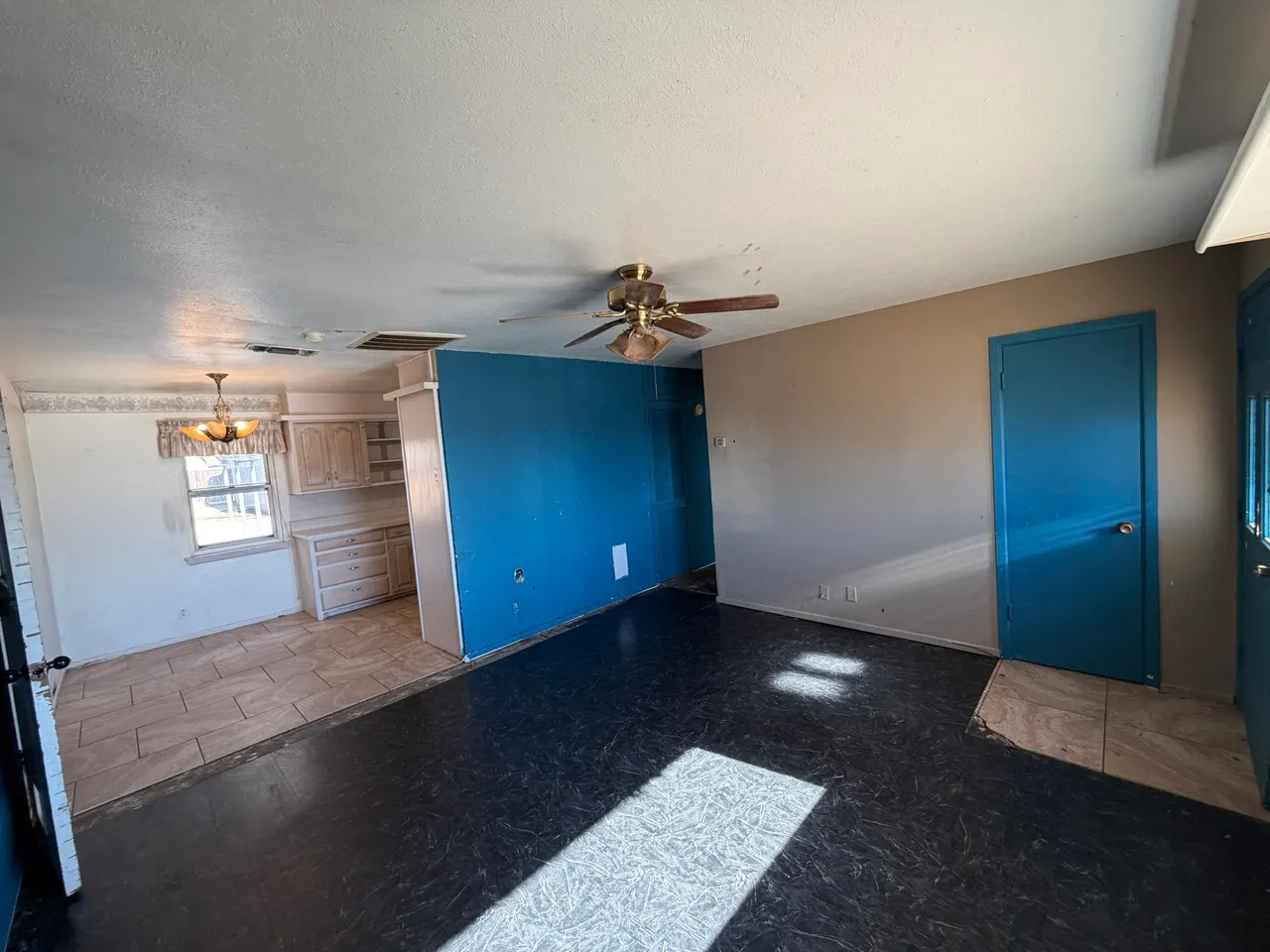 Photo 2 — 1010 W Hockley Street, Slaton, TX 79364