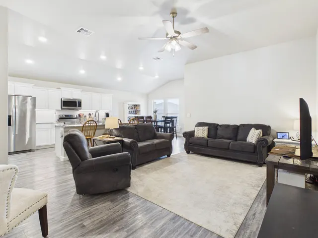Photo 6 — 3302 Venita Avenue, Lubbock, TX 79407