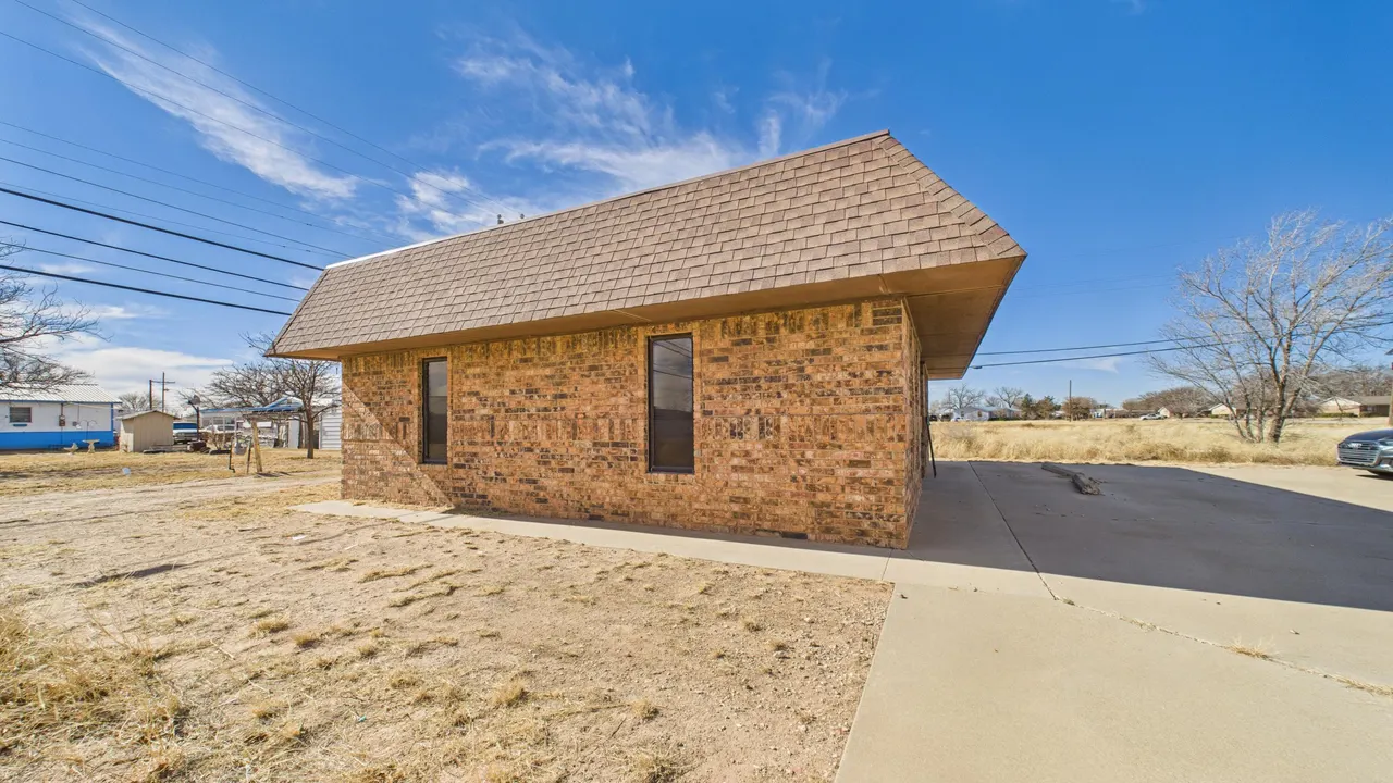Photo 3 — 1009 12th Street, Seagraves, TX 79359