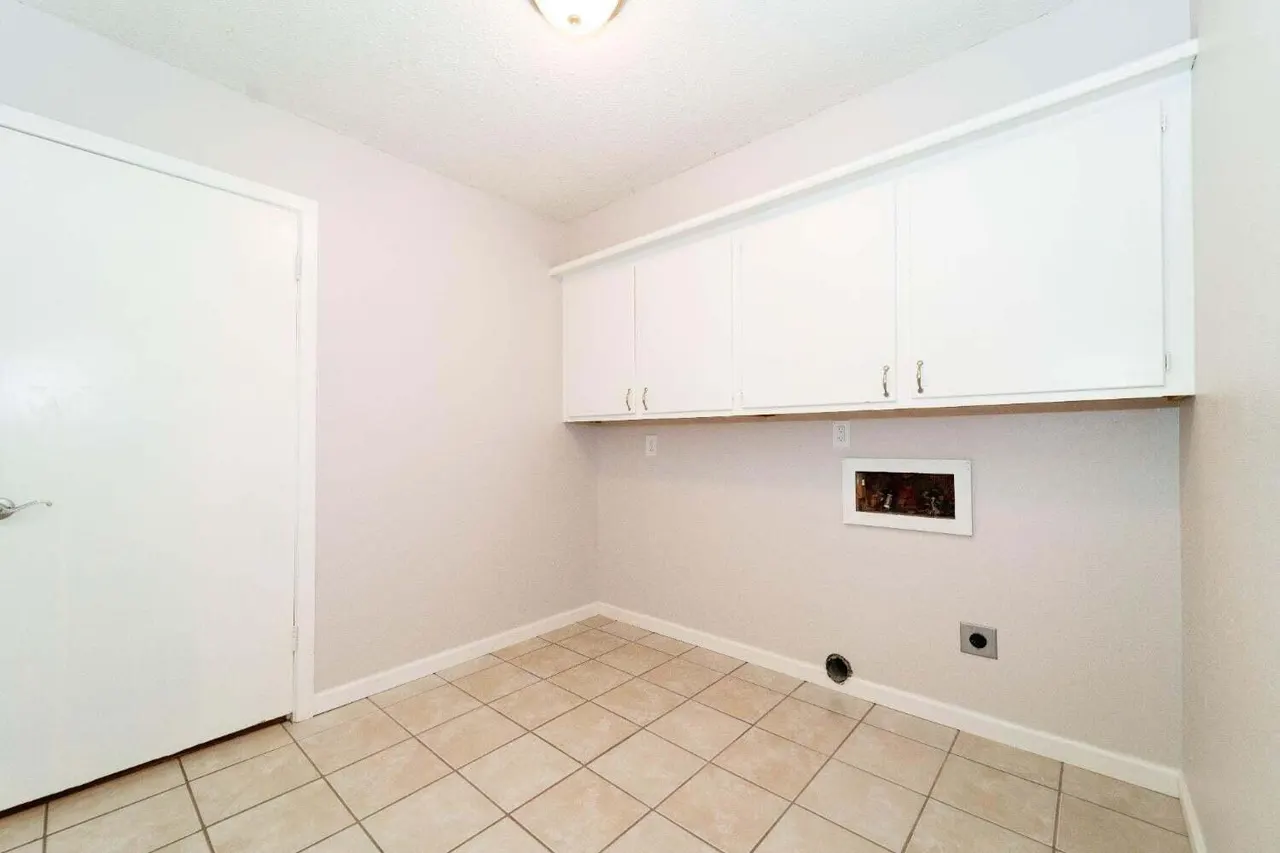 Photo 12 — 3404 53rd Street, Lubbock, TX 79413