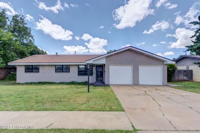 Front exterior — 2803 W 18th Street, Plainview, TX 79072