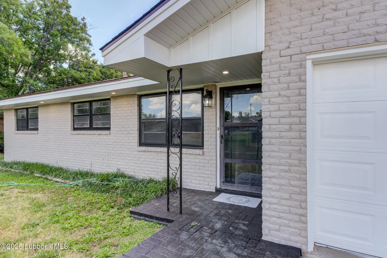 Photo 4 — 2803 W 18th Street, Plainview, TX 79072