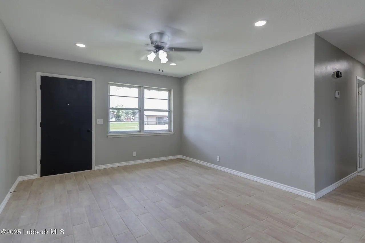 Photo 5 — 2803 W 18th Street, Plainview, TX 79072