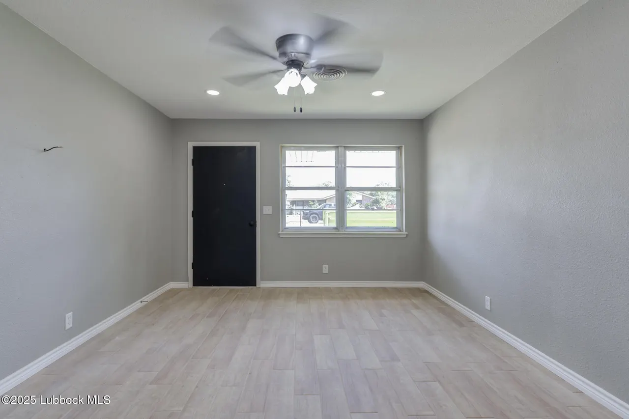 Photo 6 — 2803 W 18th Street, Plainview, TX 79072