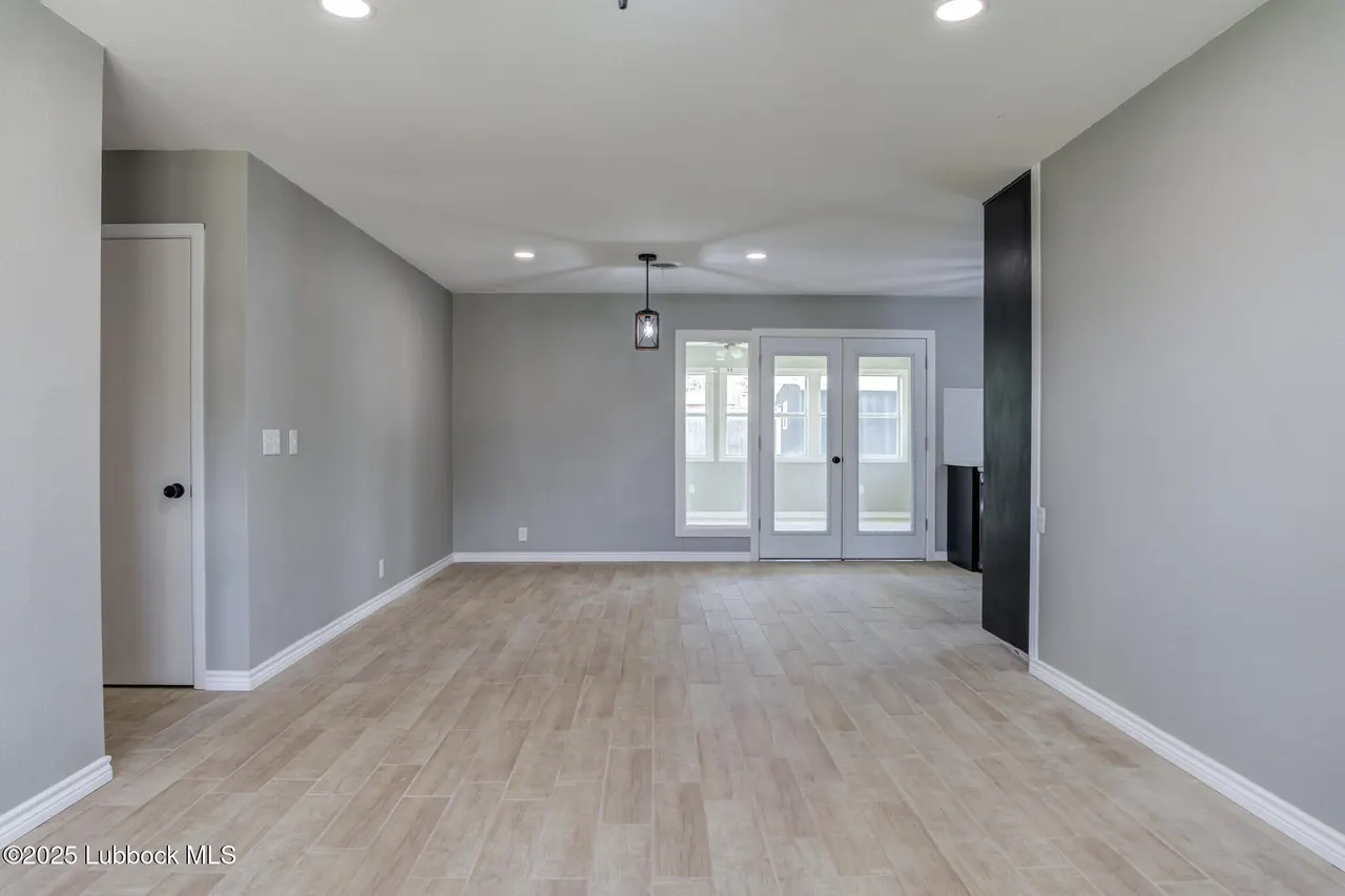 Photo 8 — 2803 W 18th Street, Plainview, TX 79072