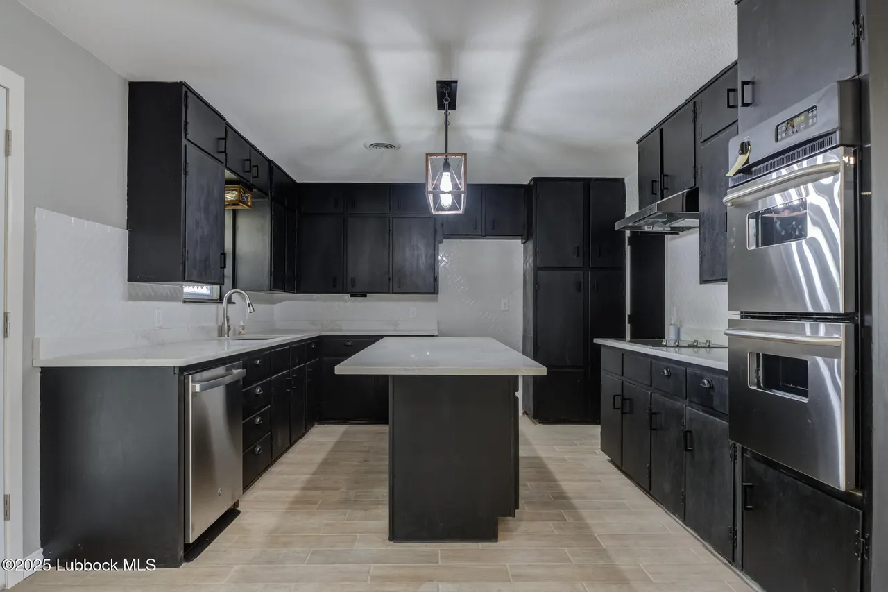 Photo 11 — 2803 W 18th Street, Plainview, TX 79072
